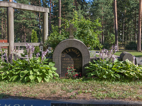 Rautatiel&auml;isten hautausmaa